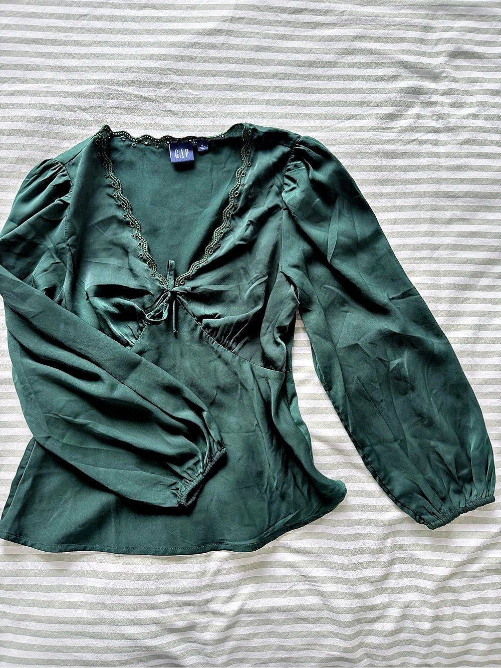 Gap Long Sleeve Blouse in Green Size Medium Like New